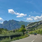 Guidare in Italia 2025 – Regole del traffico, pedaggi e consigli